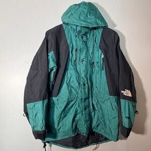 The North Face Campmor Vintage 1990s Gore-Tex Hooded Jacket Fits Women’s Large
